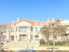 天籁湾联排别墅地上三层地下一层,清水的。