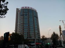 鸿鸢商务大厦1室1厅西南