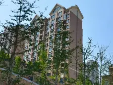 两室全明户型,山下房源,位置好,诚心出售。