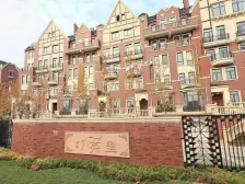 此房楼层好。户型方正。无改动,通风好。视野好