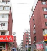 步梯5楼 南北通透 采光好 位于二道街