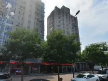 富贵家园东面,房主说自己是精装修,出租出售