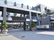 毛坯三房,户型方正,南向,楼层好视野好,交通方便!