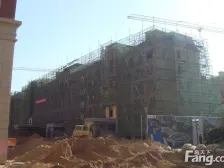 顶楼带阁楼,实用面积大,精装修可领包入住看房效果好