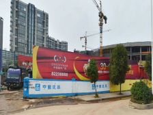 此房满五唯一,小高层,地铁口几百米,绿化好