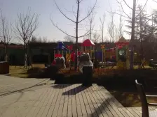 此房楼层好带车位,轻轨站口,全天采光