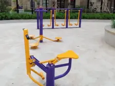 南向户型,采光好,清水房,随意装修,出行购物方便!