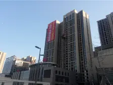 双气地铁口,南北通透大三居,随时看房