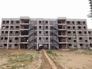 此房格局方正带装修拎包入住小区干净整洁