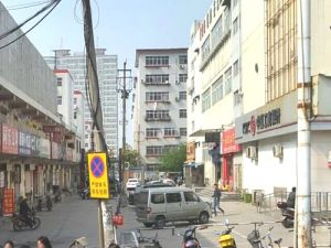 军龙苑4室2厅南北