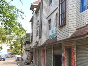 单价4***电梯大三室拎包住配套成熟交通方便