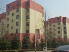 华新社区、四楼、三室朝阳、免费停车