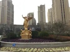 保利南向带院子,采光视野好,小高层的户型