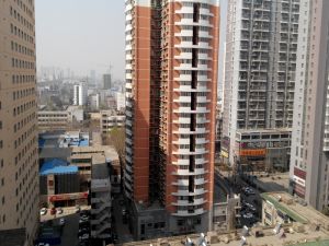 牡丹广场!精装大两室 110平 近地铁口 居住舒适