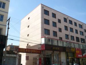 县府街 收容站家属楼 中层精装修 标准南北两居 五年外
