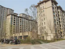 一楼带院 业主诚心卖,户型通透南北院子