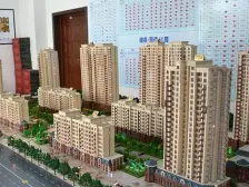 此房是南向户型格局好,位置好,交通便利采光好.