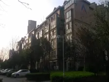 户型好,带一百多平下沉,带院子,一级物业