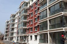 此房房本目前满二,提前预约随时可看