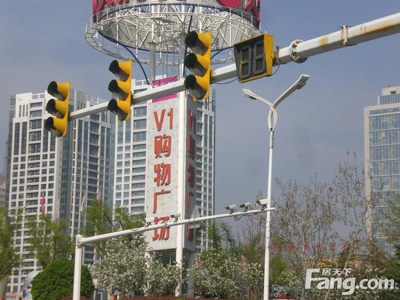 v1广场=v1广场今天才发生打架视频