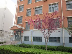 教育局精装大三室单位房楼层矮适合居住