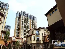 下沉大花园,-1楼有阳光,实用面积大,有车位