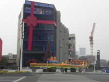 火车站旁精装公寓 随时可以看房 中间楼层