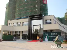 地铁口 户型方正,户型利用率高,精装,朝南,视野好