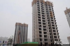 洋湖新城地铁口,两梯两户纯板房,大三房