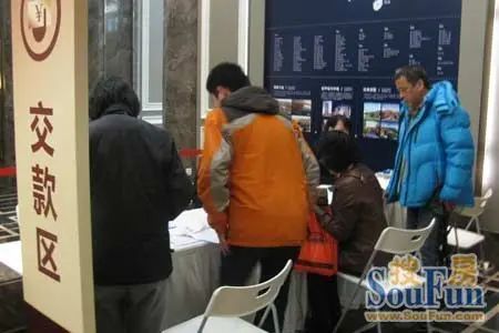 2���15���Ź����Ŷӡ�����