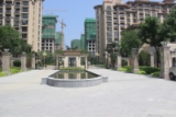 桦林颐和苑 芝罘中央生态品质社区——小区入口处的喷泉