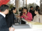华夏国际茶博城首批次组团VIP客户铂金卡会员全球招募预约在茶博城市内展示中心盛大启动。