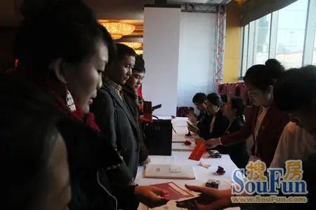 ��ֳ�ǩ����