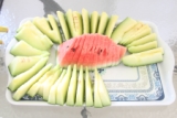 汤墅王朝五一缤纷水果节活动——蜜瓜配西瓜组合。