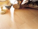 地板革自己能铺吗?地板革的优缺点?