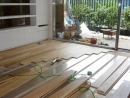 客厅铺木地板还是瓷砖好?木地板和瓷砖的优缺点?